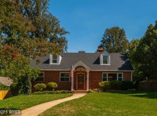 612 Knollwood Dr, Falls Church, VA 22046