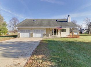 7776 Buttercup Rd, Weldon, IL 61882