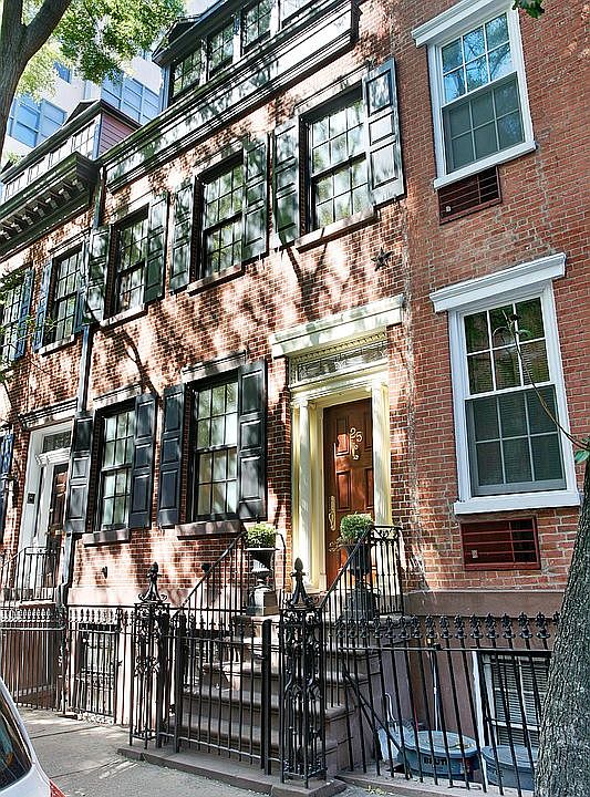 1st image of 25 Vandam St
