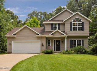 7590 Buccaneer Dr SE, Grand Rapids, MI 49546