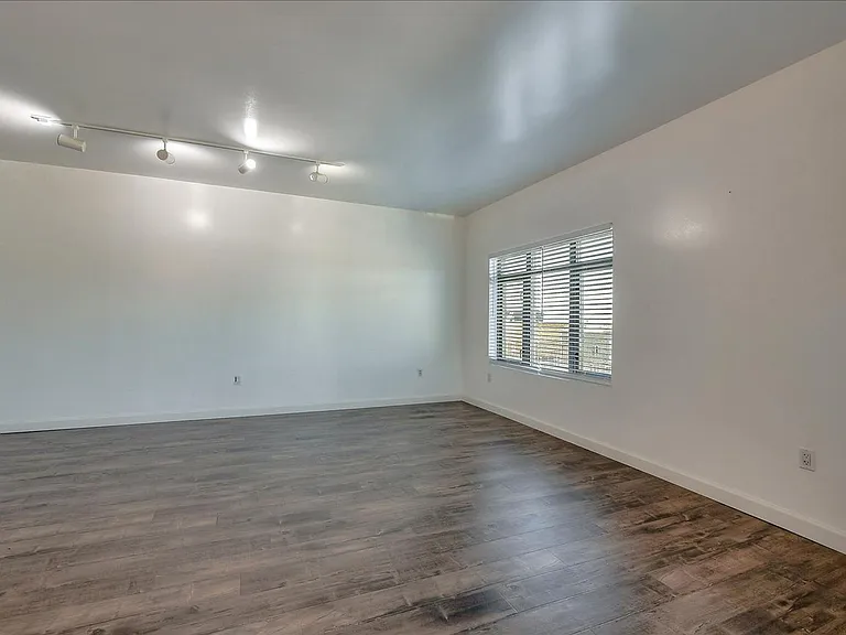 175 W Saint James St #508 — Photo 3