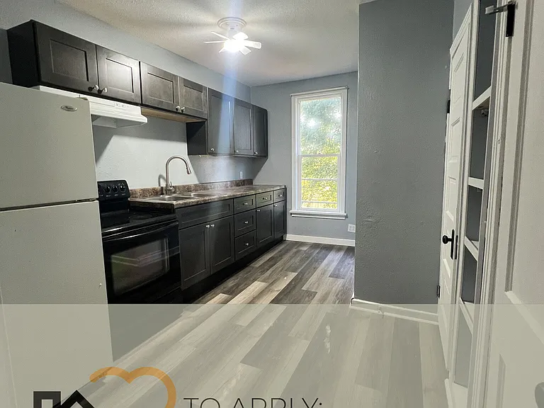 205 S Walters St #3 — Photo 2
