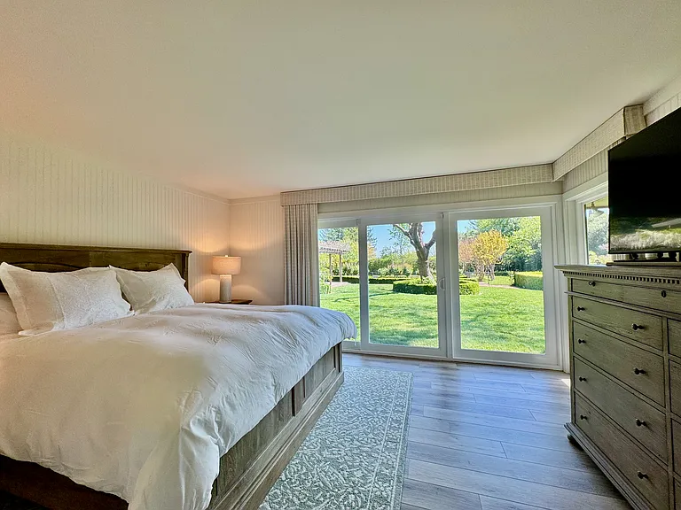 1701 Zinfandel Ln — Photo 16