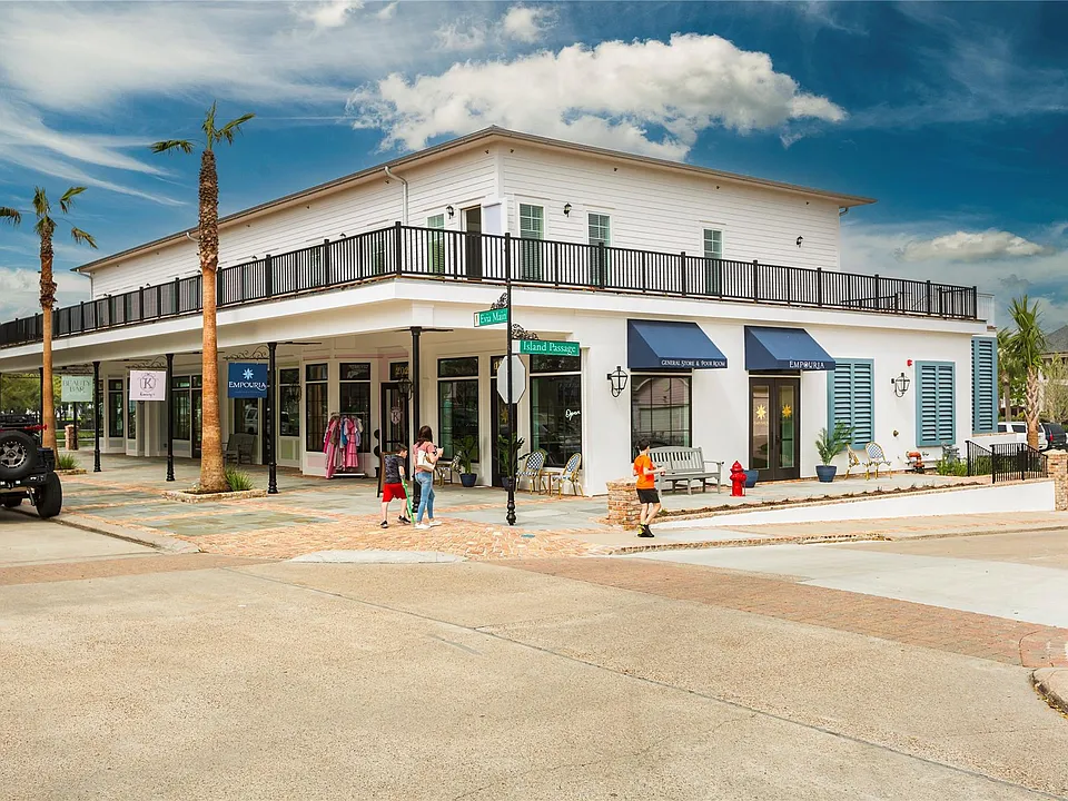 12 Evia Main St #2204