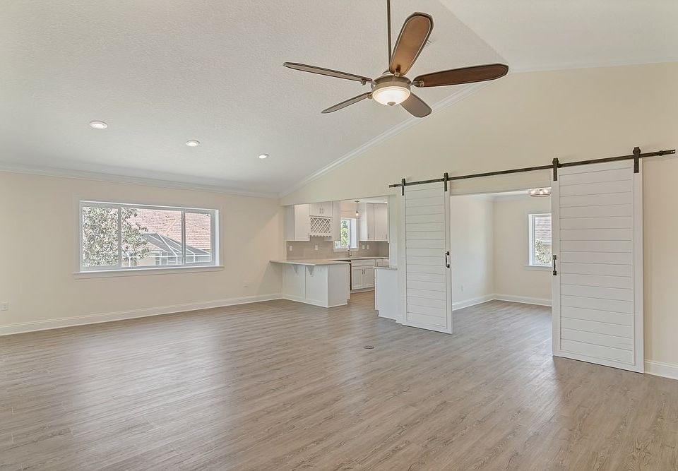 1st image of 675 Bahia Ct