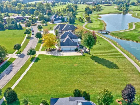 17 E Grove Ct, Freeland, MI 48623