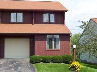 6 Maybrook Ln, Fairport, NY 14450