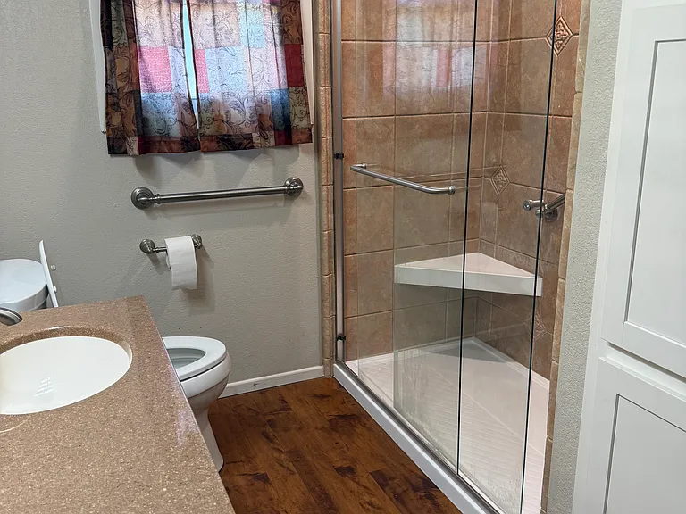 1501 E Everglade Ave — Photo 9