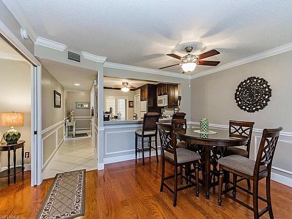 3rd image of 5733 Deauville Cir