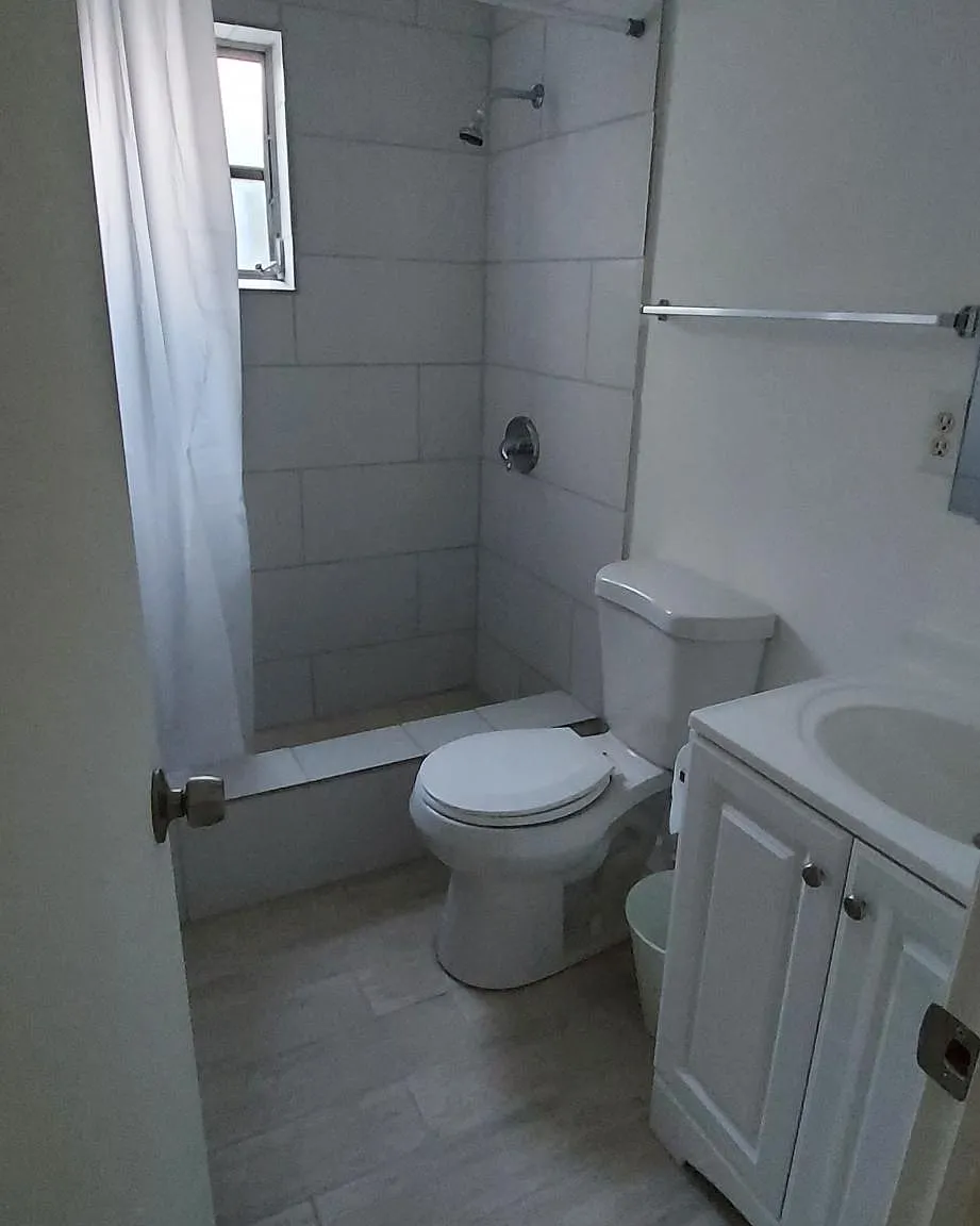 1 bed, 320 sqft, $1,400 — Photo 4