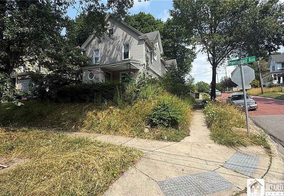 1st image of 900 Prendergast Ave