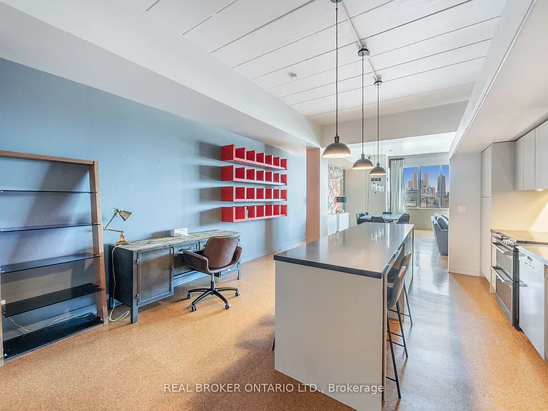 160 Baldwin St #405 — Photo 7