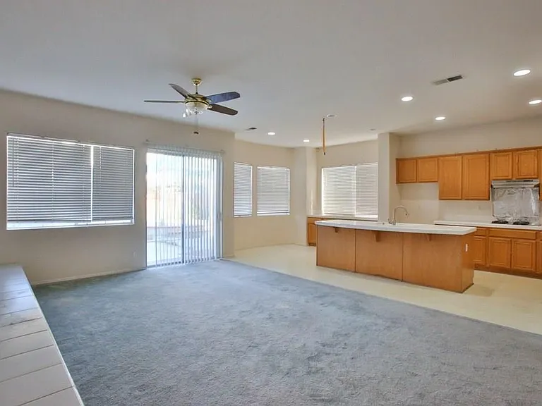 2845 Sawgrass Dr — Photo 12