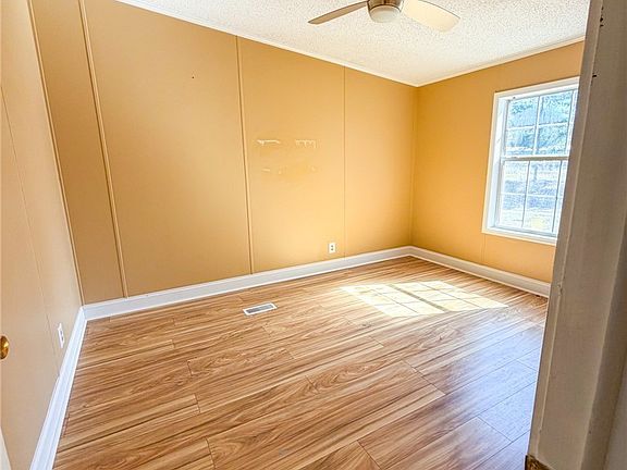 3rd image of 6322 Aladdin Dr
