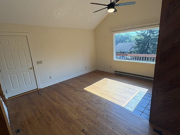 3rd image of 819 College Ave