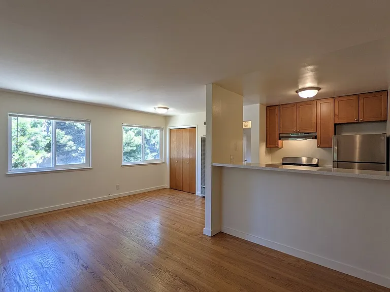 1429 MLK Jr Way — Photo 9