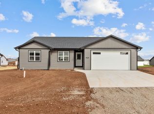 2050 White Dove Ln, Kaukauna, WI 54130