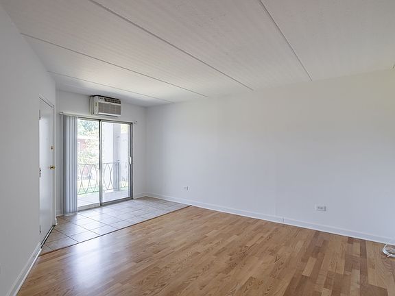 3rd image of 150 E Lake St APT 13B