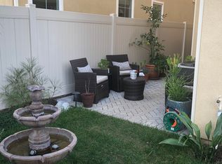 17327 Parque Vanowen Way, Lake Balboa, CA 91406