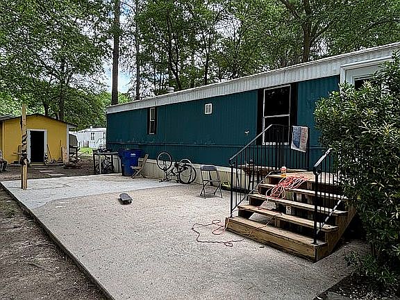 5th image of 310 Arbor Oak Dr