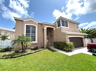 963 SW 101st Way, Pembroke Pines, FL 33025