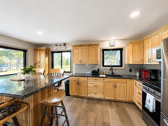 4th image of 3340 Pinehurst Dr