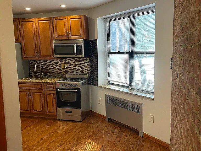 1056 Saint Nicholas Ave #1J — Photo 6