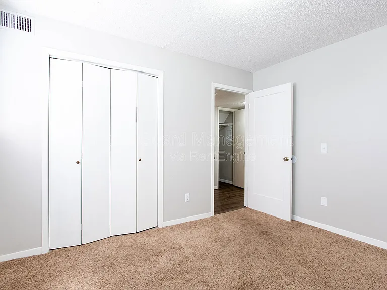 Midtown Place Apartments — Photo 41