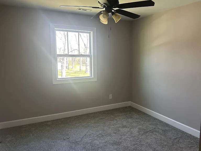 1223 S Main St — Photo 11