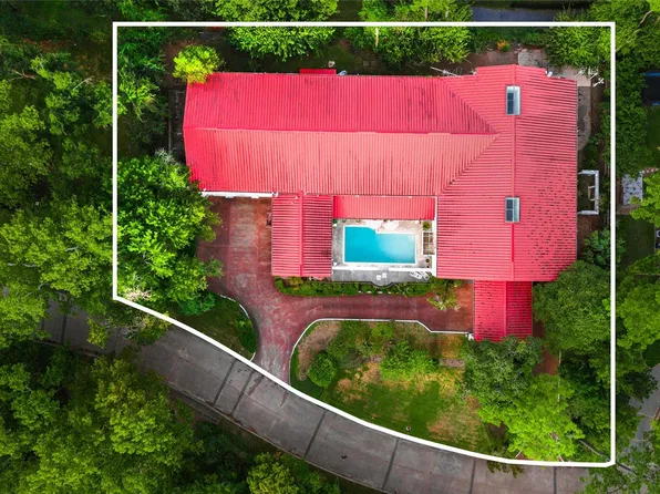 6 Farnham Park Dr, Houston, TX 77024