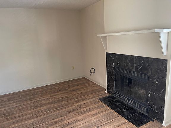 3rd image of 543 Cedarwood Dr