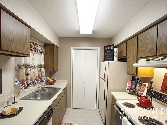 5th image of 1416 Noblitt St #4467