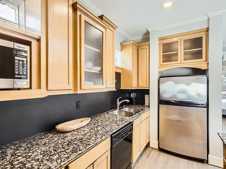 4038 Lemmon Ave #202 — Photo 4