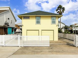 1106 Tiki Dr, Tiki Island, TX 77554