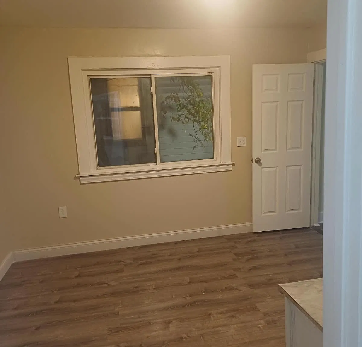 4 bed, 748 sqft, $1,190 — Photo 4