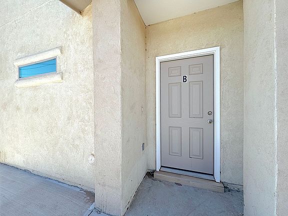 2nd image of 708 S Saint Vrain St Unit B