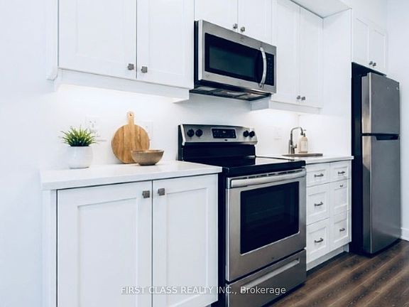 2nd image of 50 Lakebreeze Dr #330
