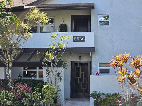 3rd image of 5566 Queen Palm Court #C