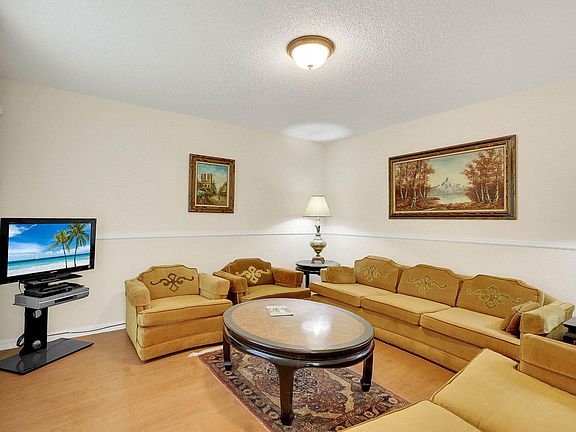 4th image of 167 SW Grove Avenue