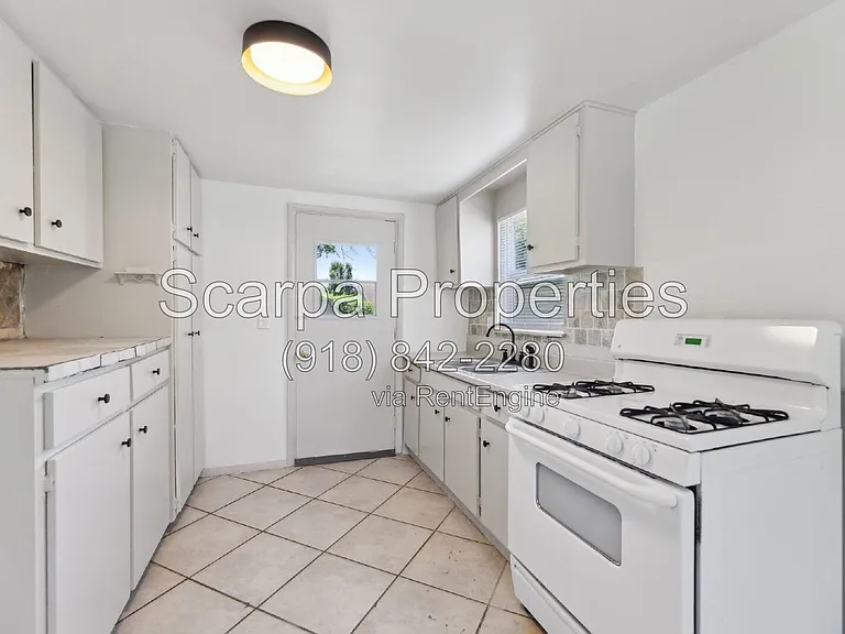 202 E 4th Ave — Photo 6