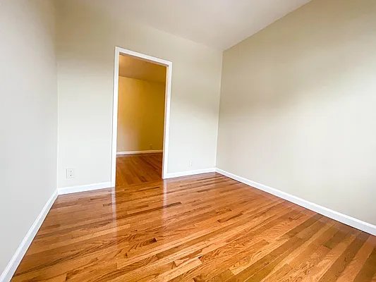 Rented by Capri Jet Realty Corp | media 7