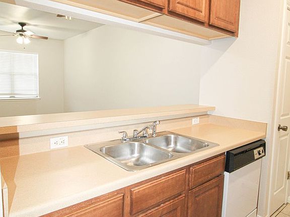 4th image of 530 Dukeway APT 3