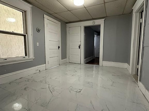 3rd image of 1025 Park St