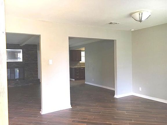 2nd image of 3412 Manordale Ct