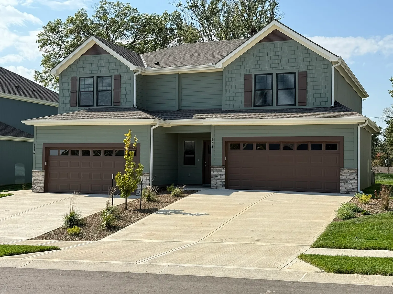3 bed, 2.5 bath, 1650 sqft, $2,395 — Photo 1