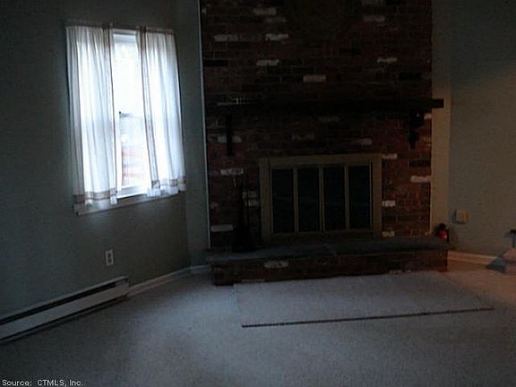 5th image of 34 Oakridge Dr