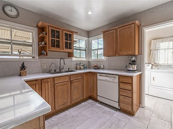 4th image of 6640 Rubio Ave