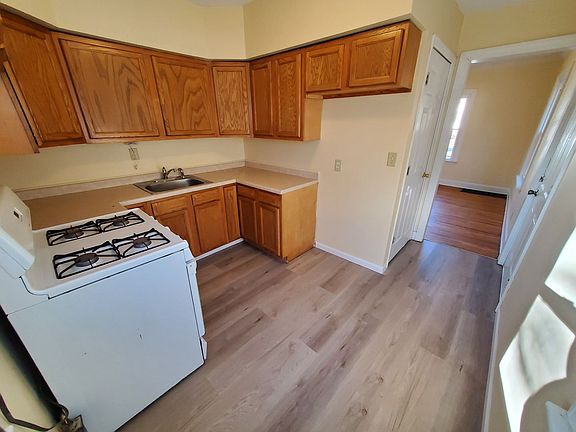 2nd image of 1511 Pauline Ave