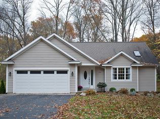 7206 Lakeridge Pl, Kalamazoo, MI 49009