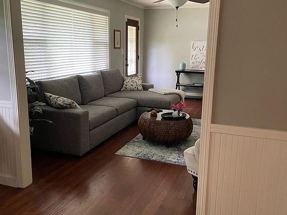 2nd image of 3961 Honeysuckle Dr SE